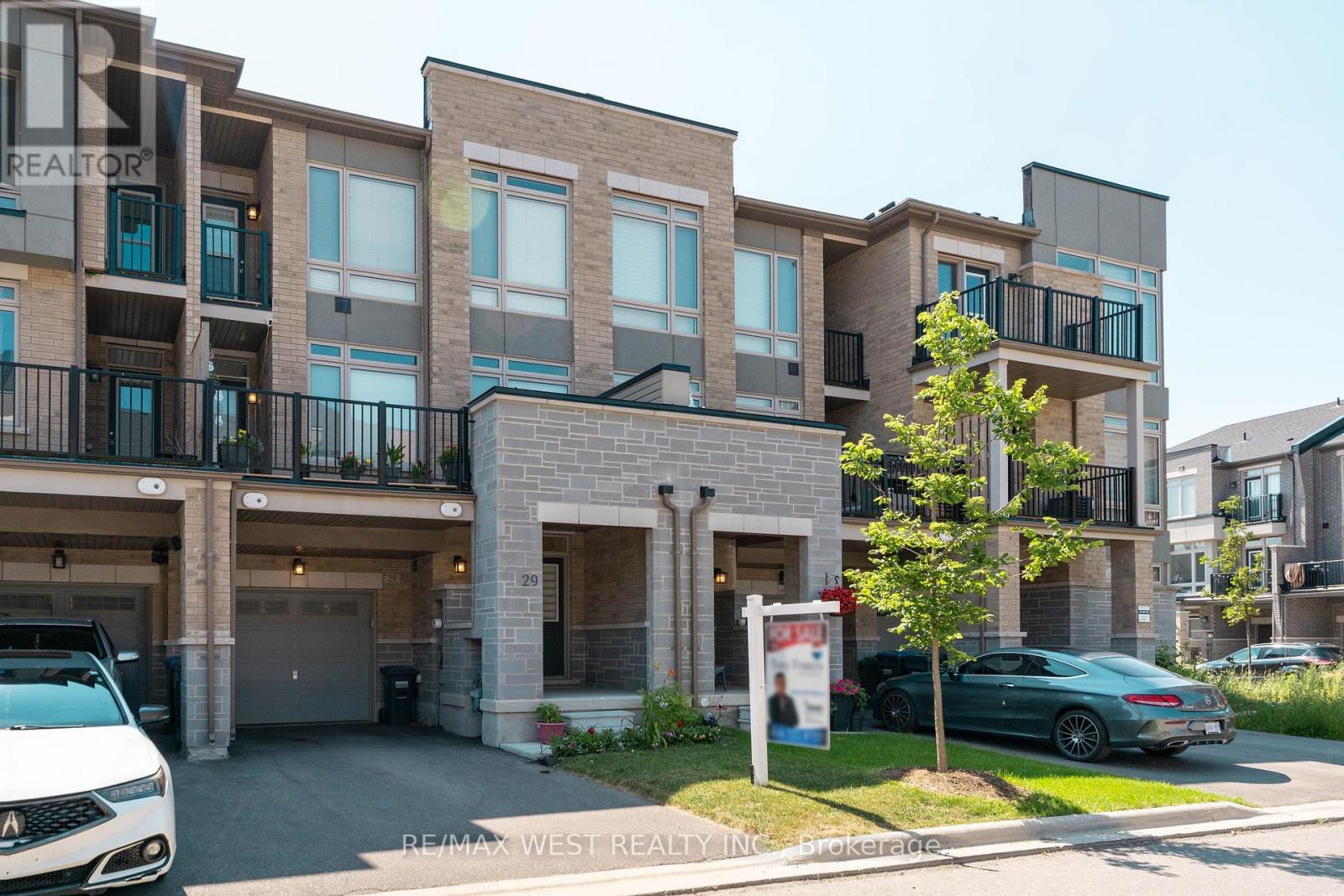 29 ARROWVIEW DRIVE - 2