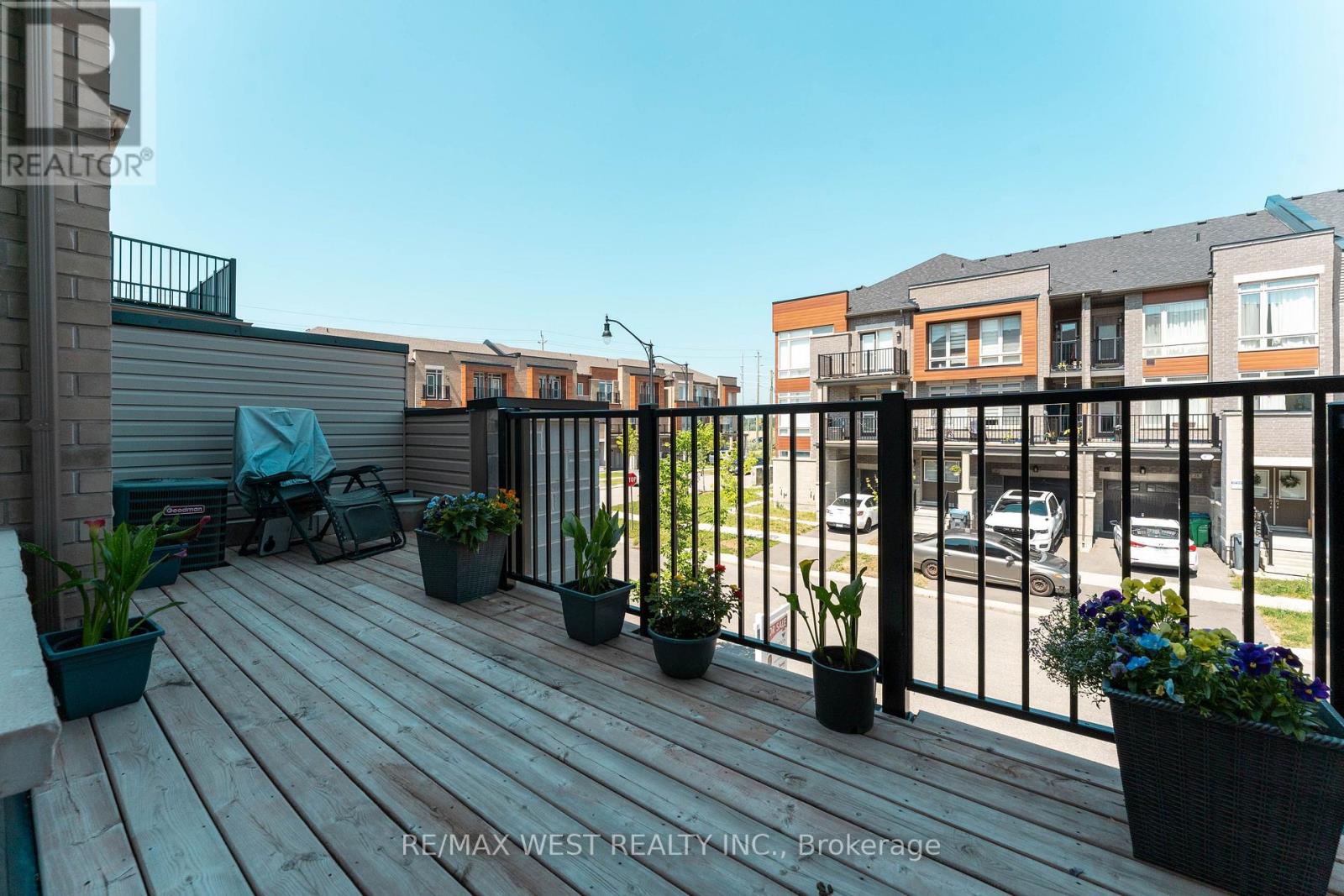 29 ARROWVIEW DRIVE - 21