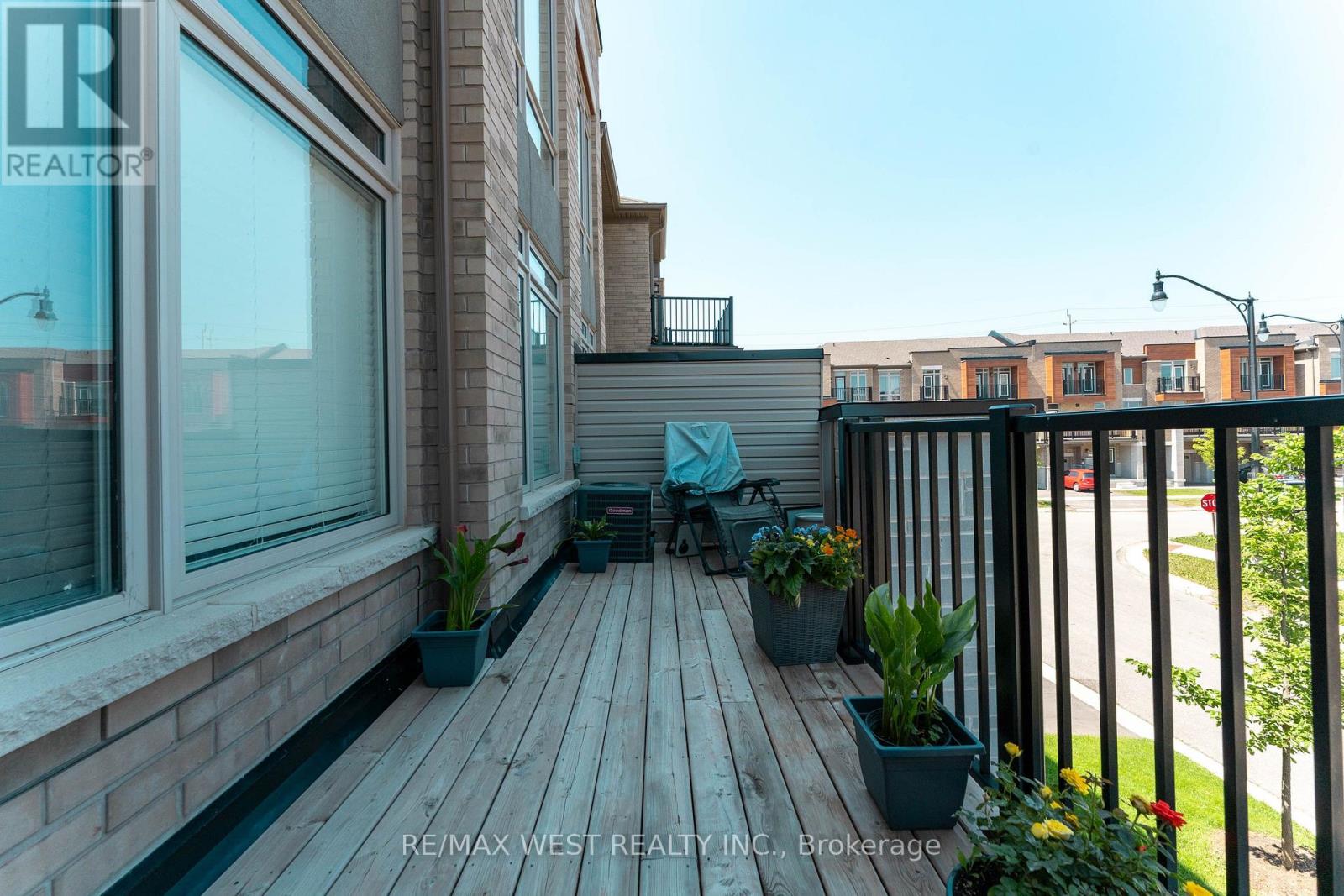 29 ARROWVIEW DRIVE - 22