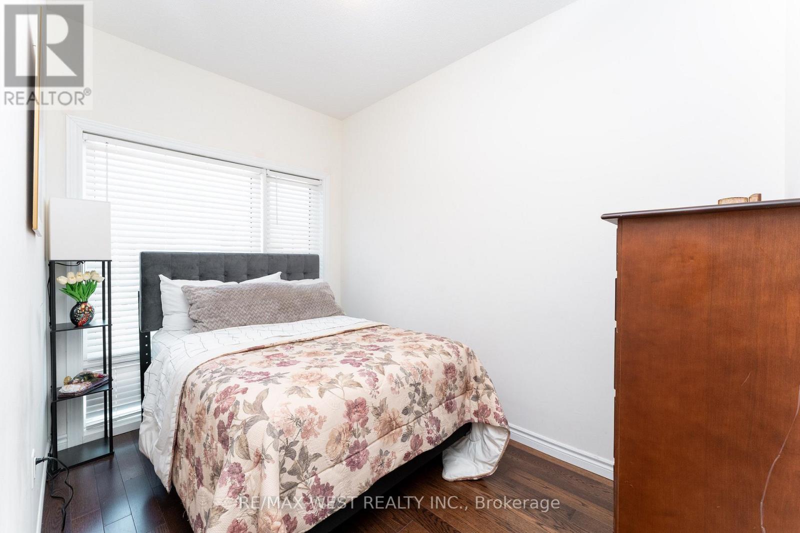 29 ARROWVIEW DRIVE - 28