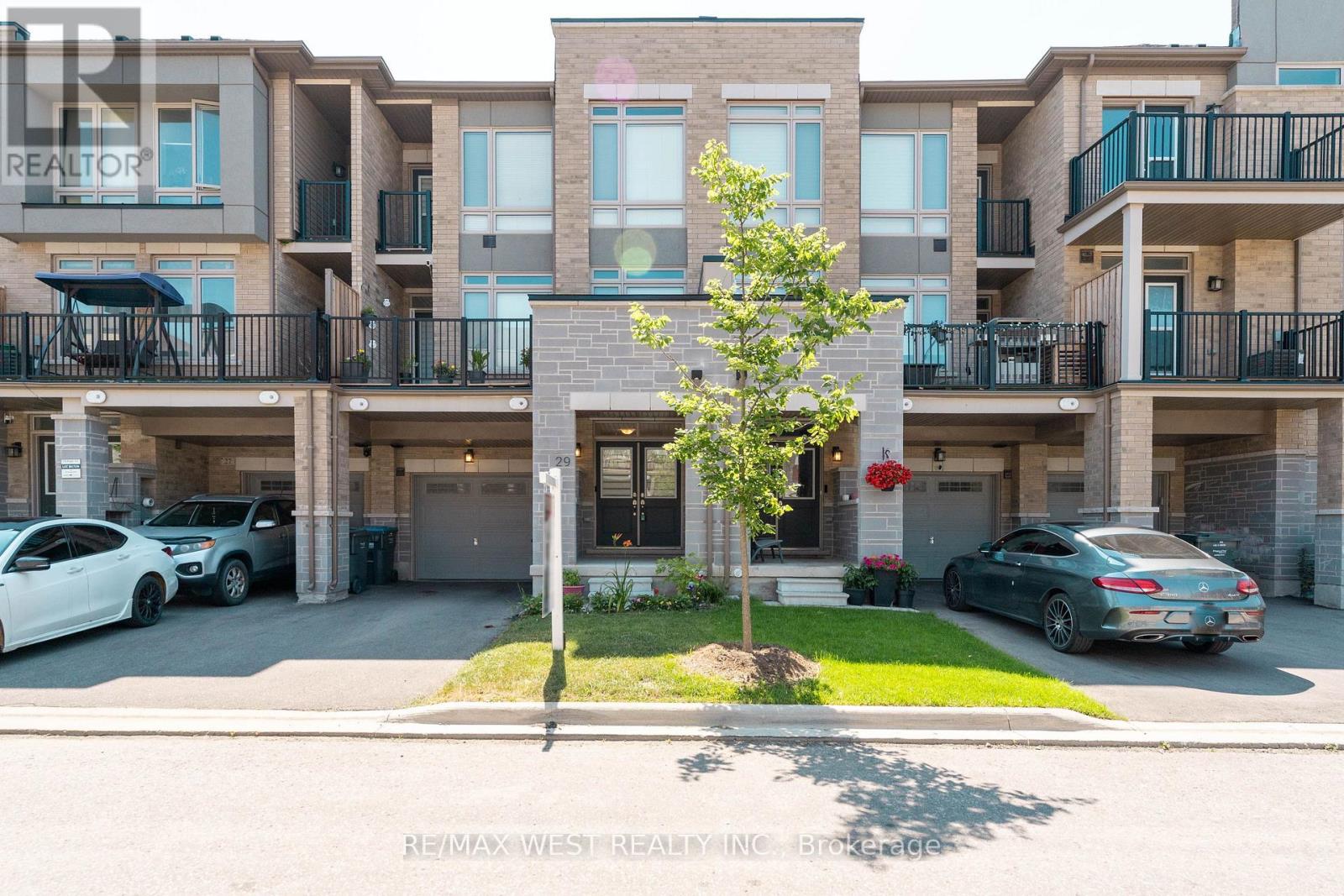 29 ARROWVIEW DRIVE - 3