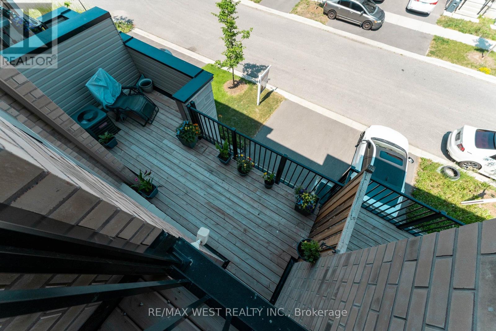 29 ARROWVIEW DRIVE - 35