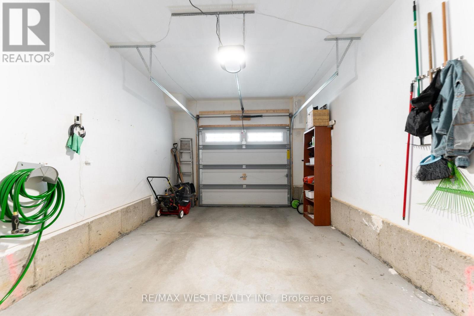29 ARROWVIEW DRIVE - 36