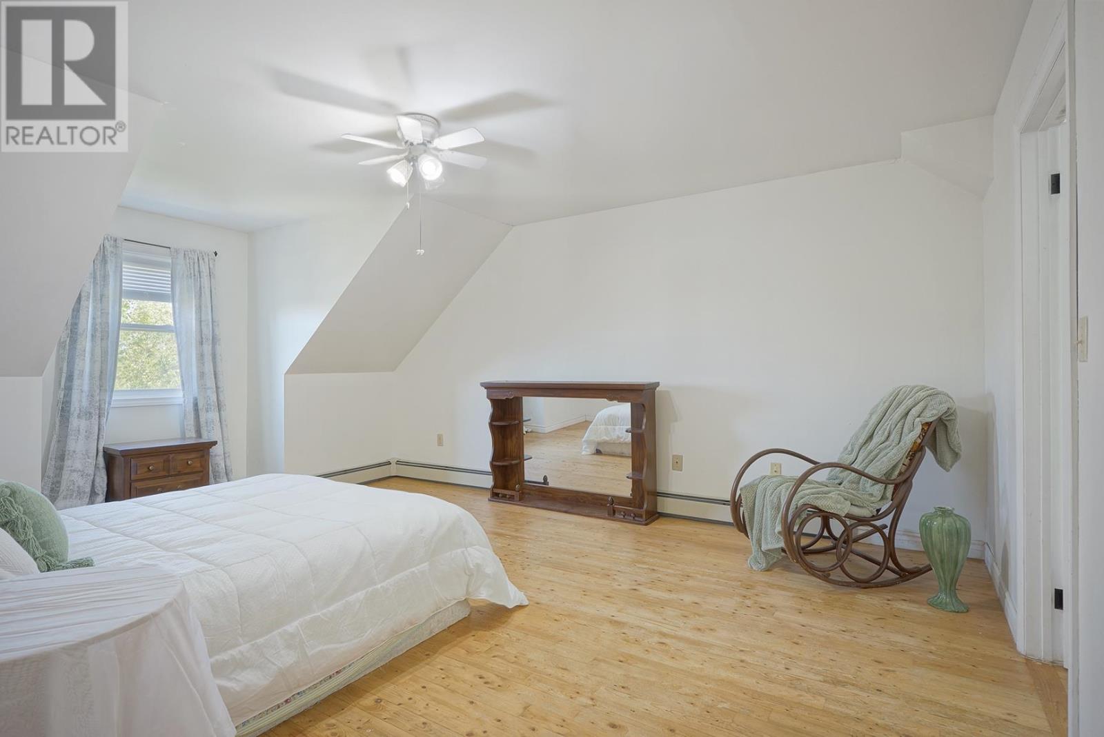 14 St. Catherines Avenue - 17