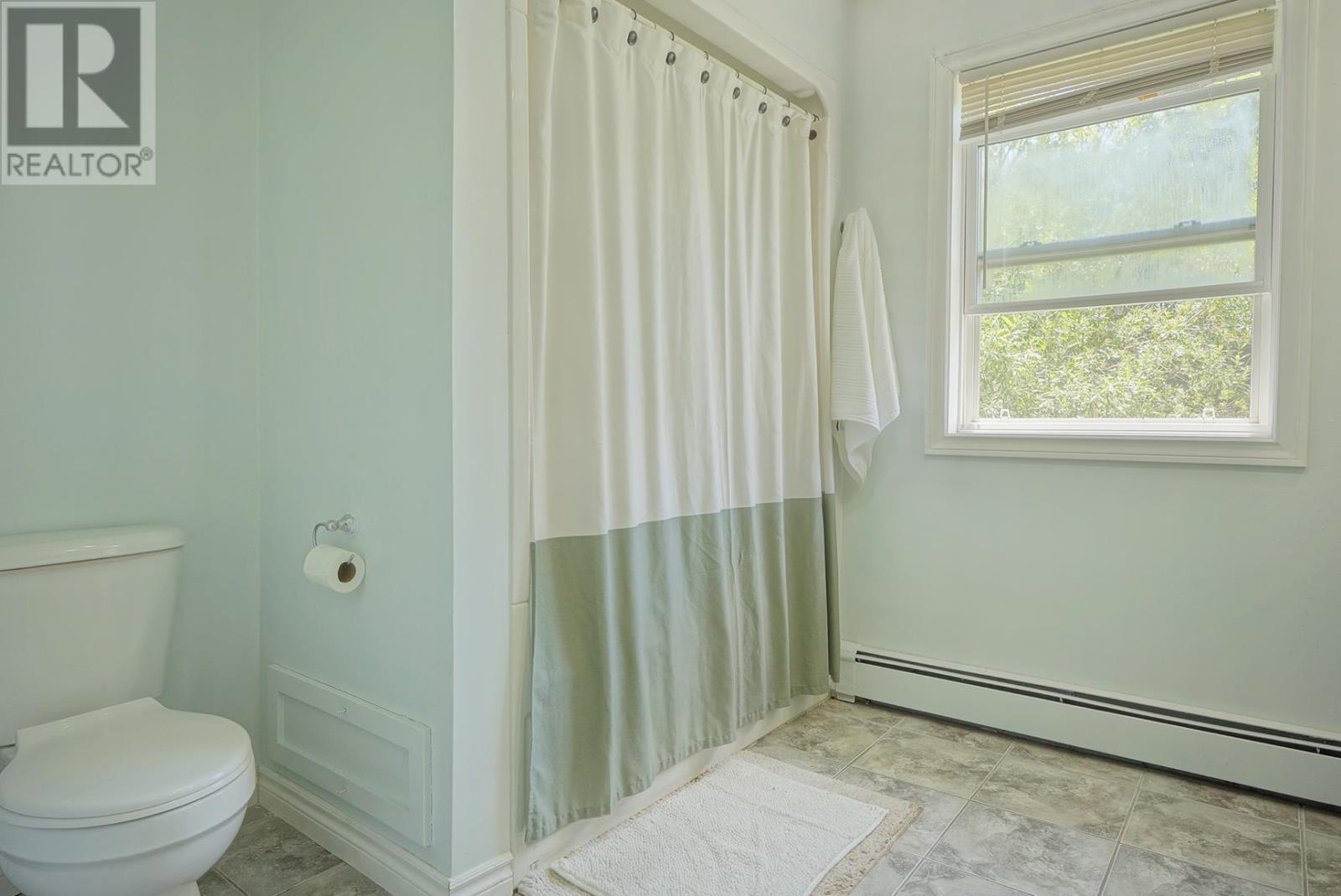 14 St. Catherines Avenue - 20