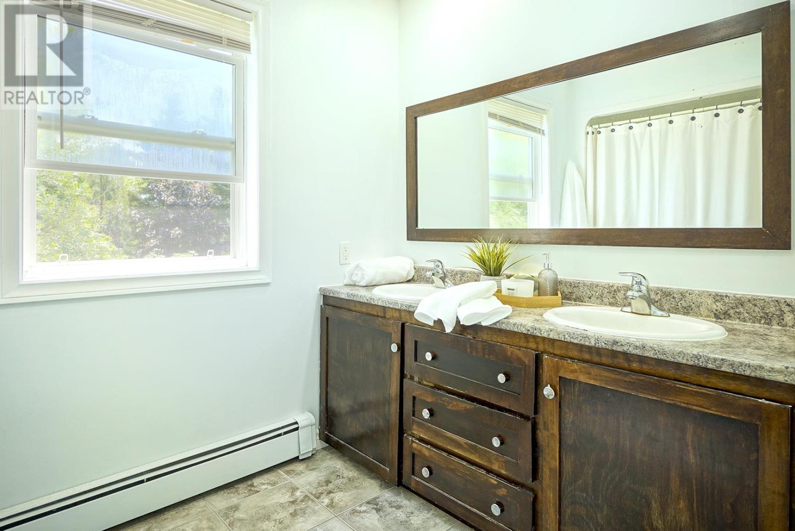 14 St. Catherines Avenue - 21