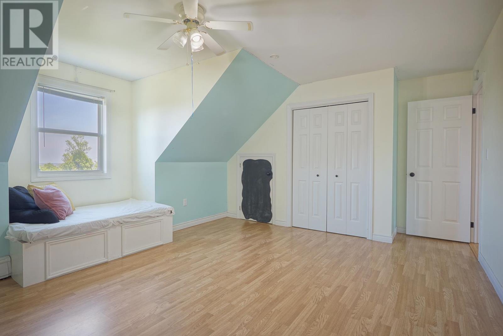 14 St. Catherines Avenue - 25