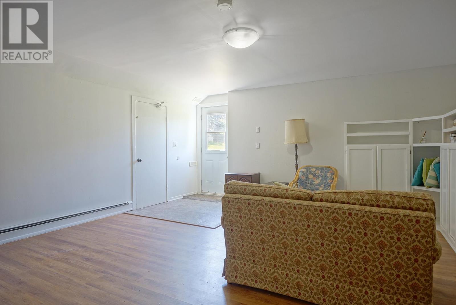 14 St. Catherines Avenue - 29