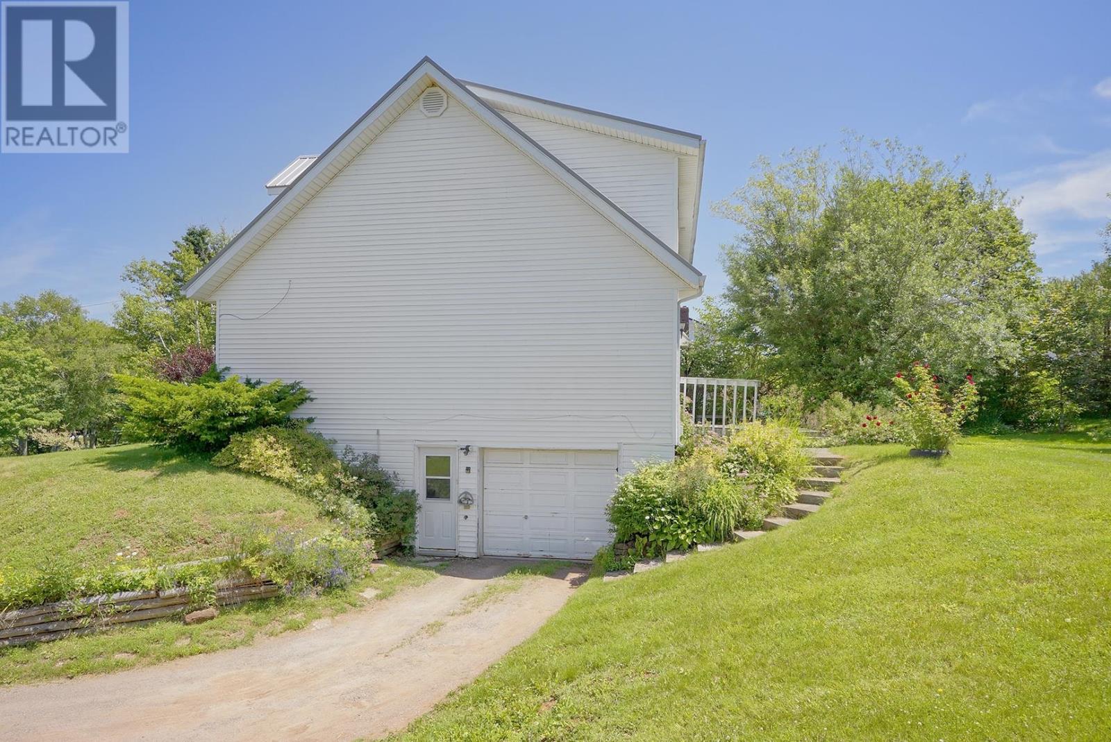 14 St. Catherines Avenue - 30