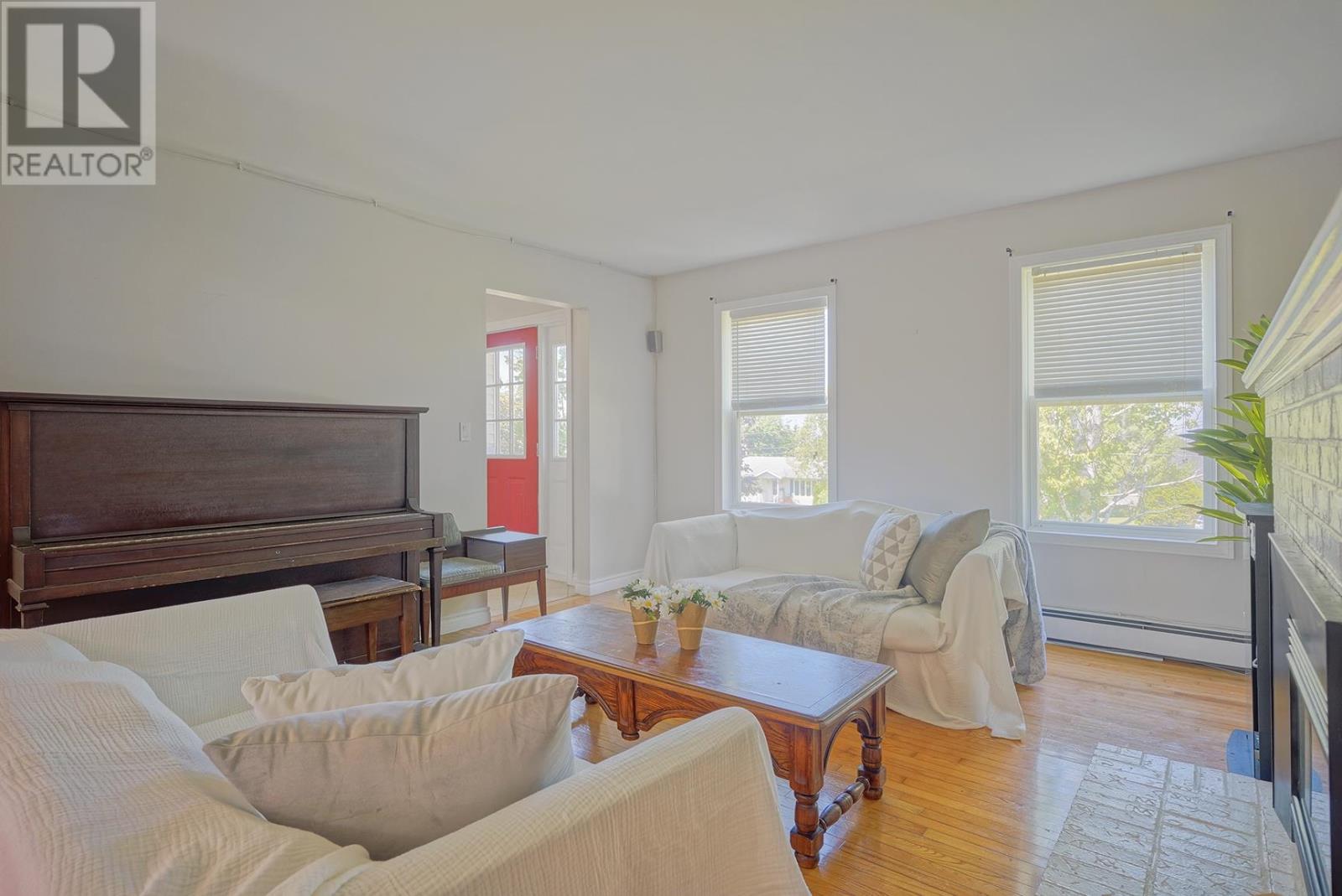 14 St. Catherines Avenue - 4