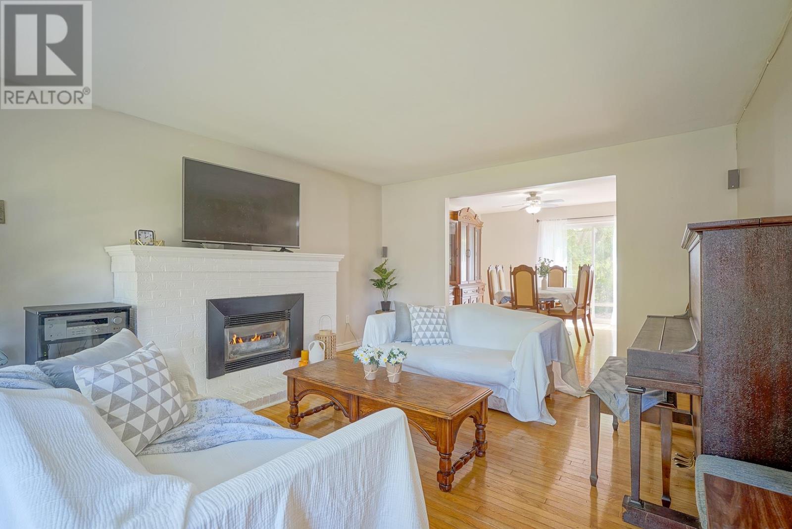14 St. Catherines Avenue - 5