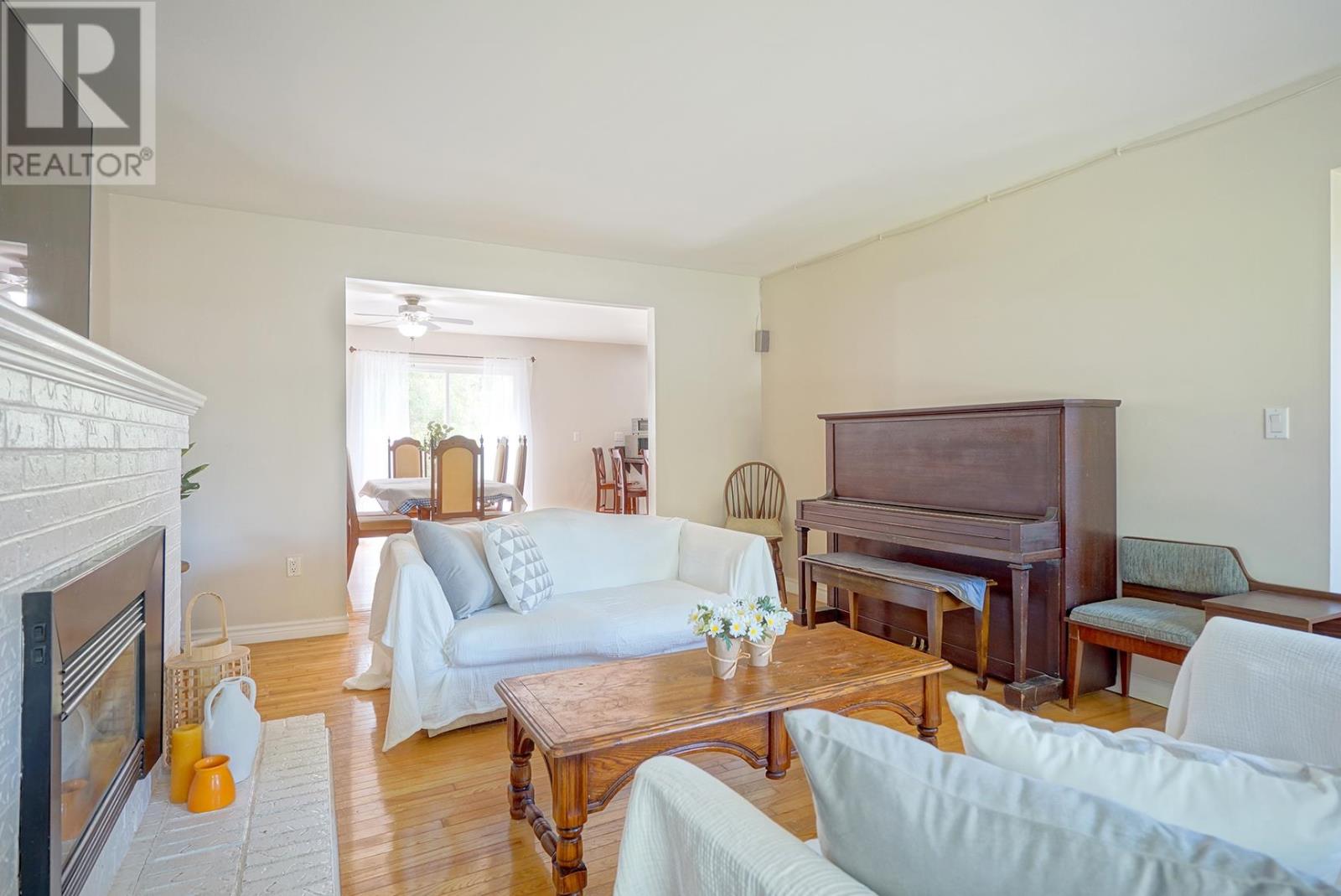 14 St. Catherines Avenue - 6