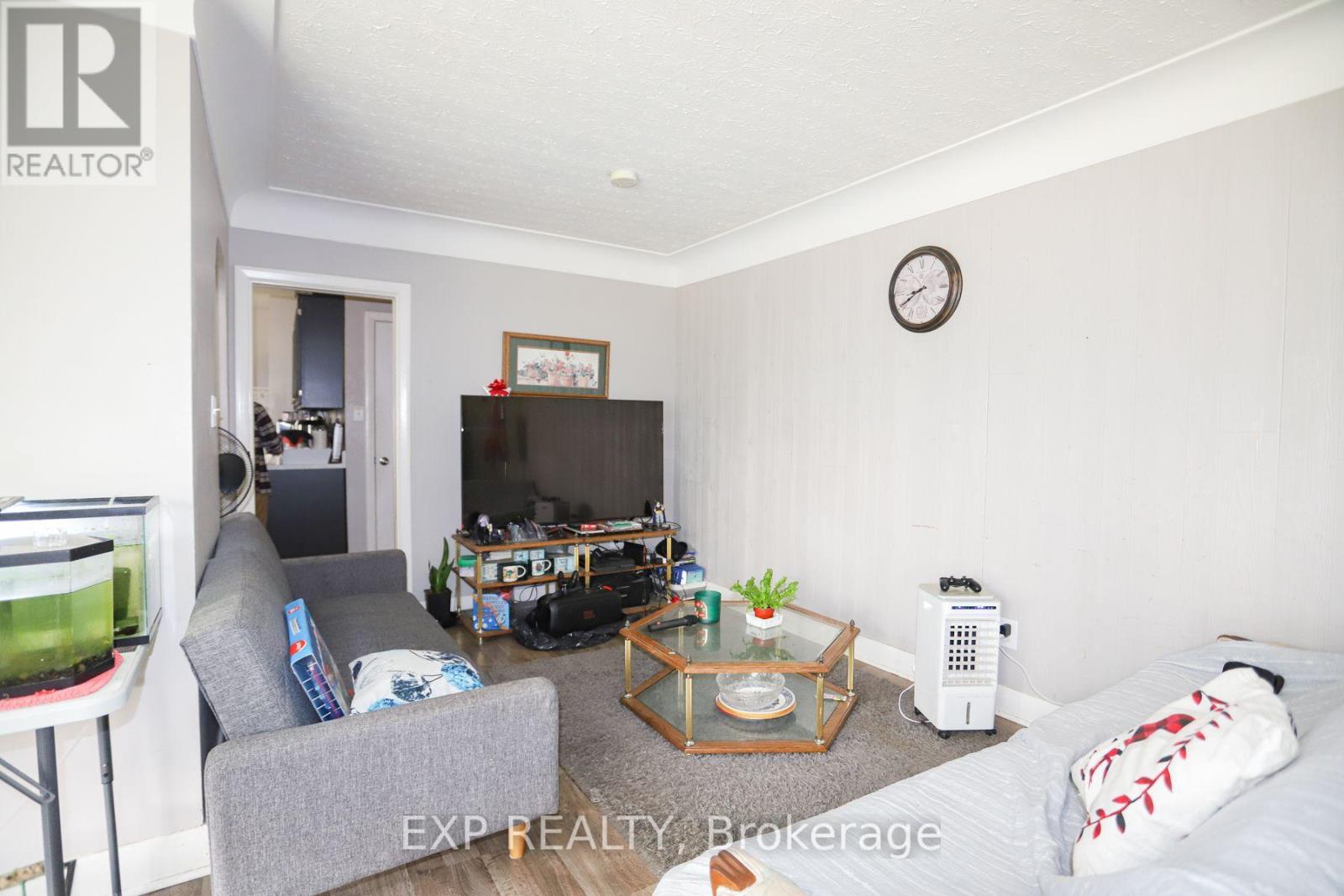 46 LAURENTIAN DRIVE - Image 12