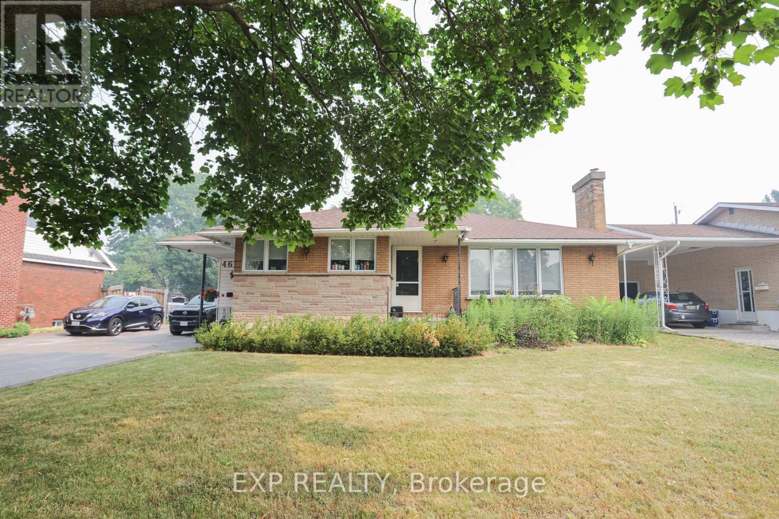 46 LAURENTIAN DRIVE - Image 3