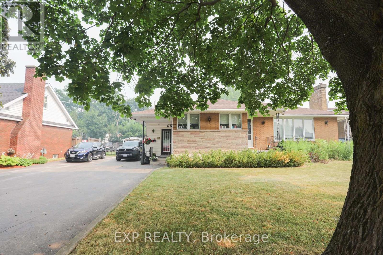 46 LAURENTIAN DRIVE - Image 4