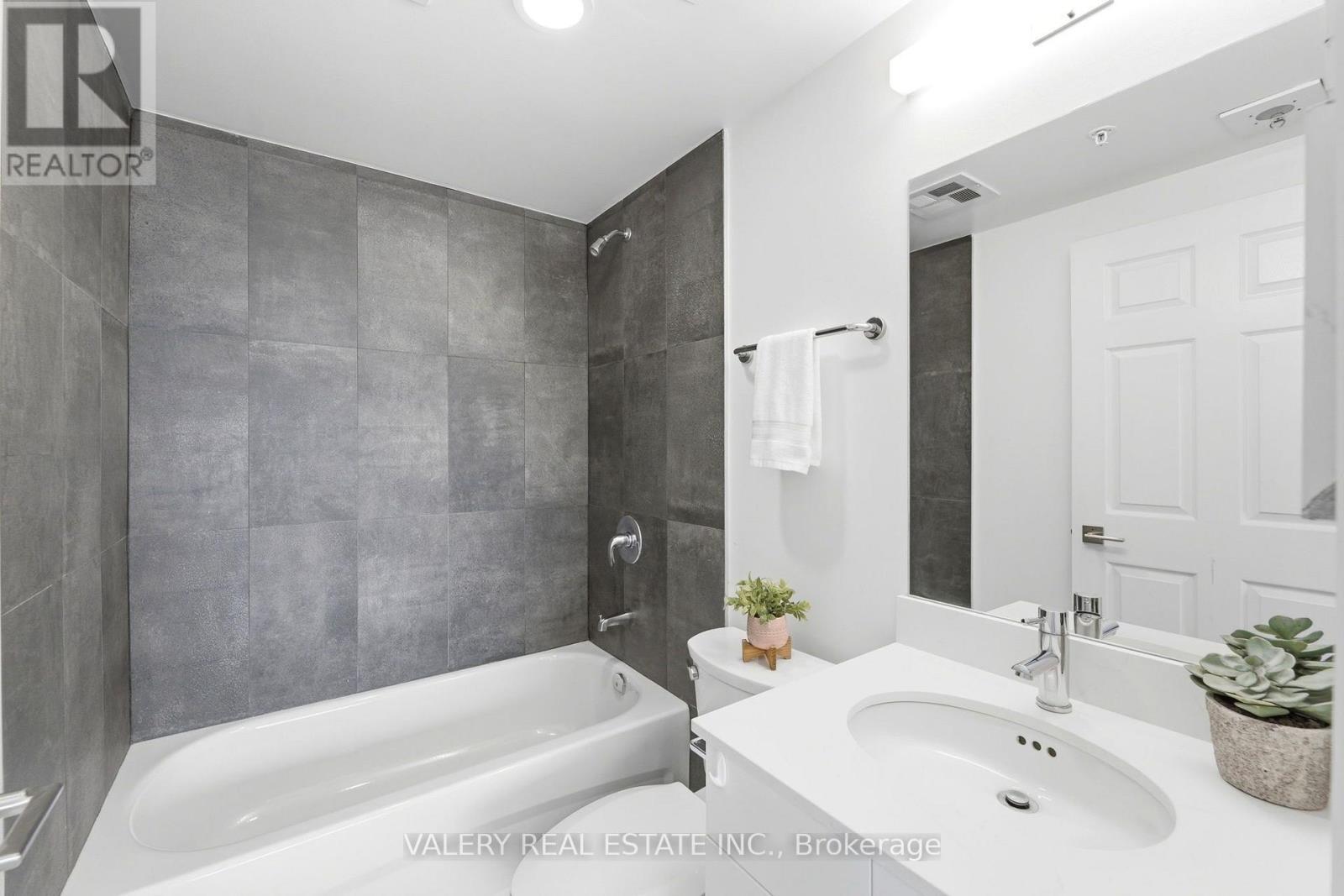 #717 1 WELLINGTON STREET - Image 20