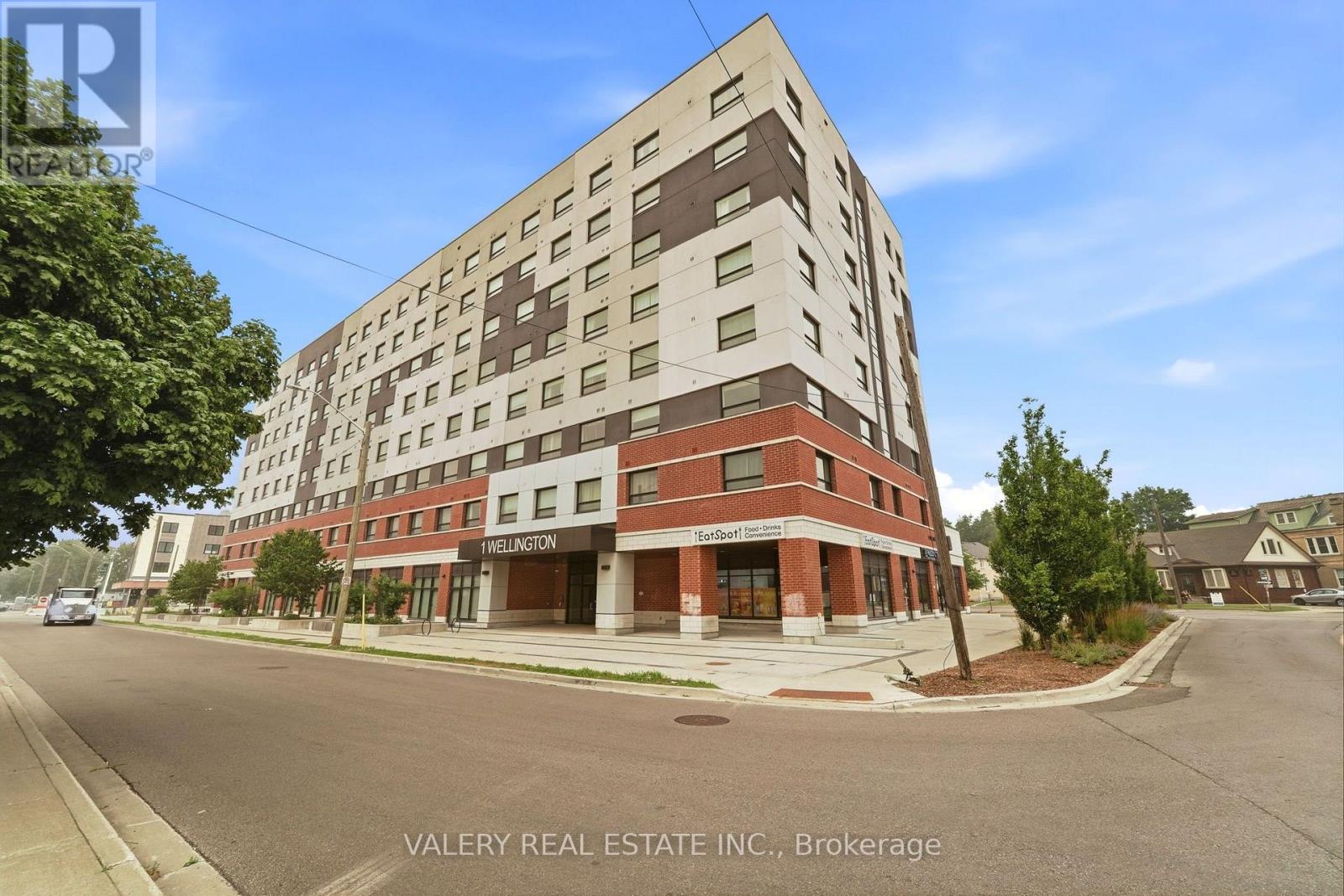 #717 1 WELLINGTON STREET - Image 22