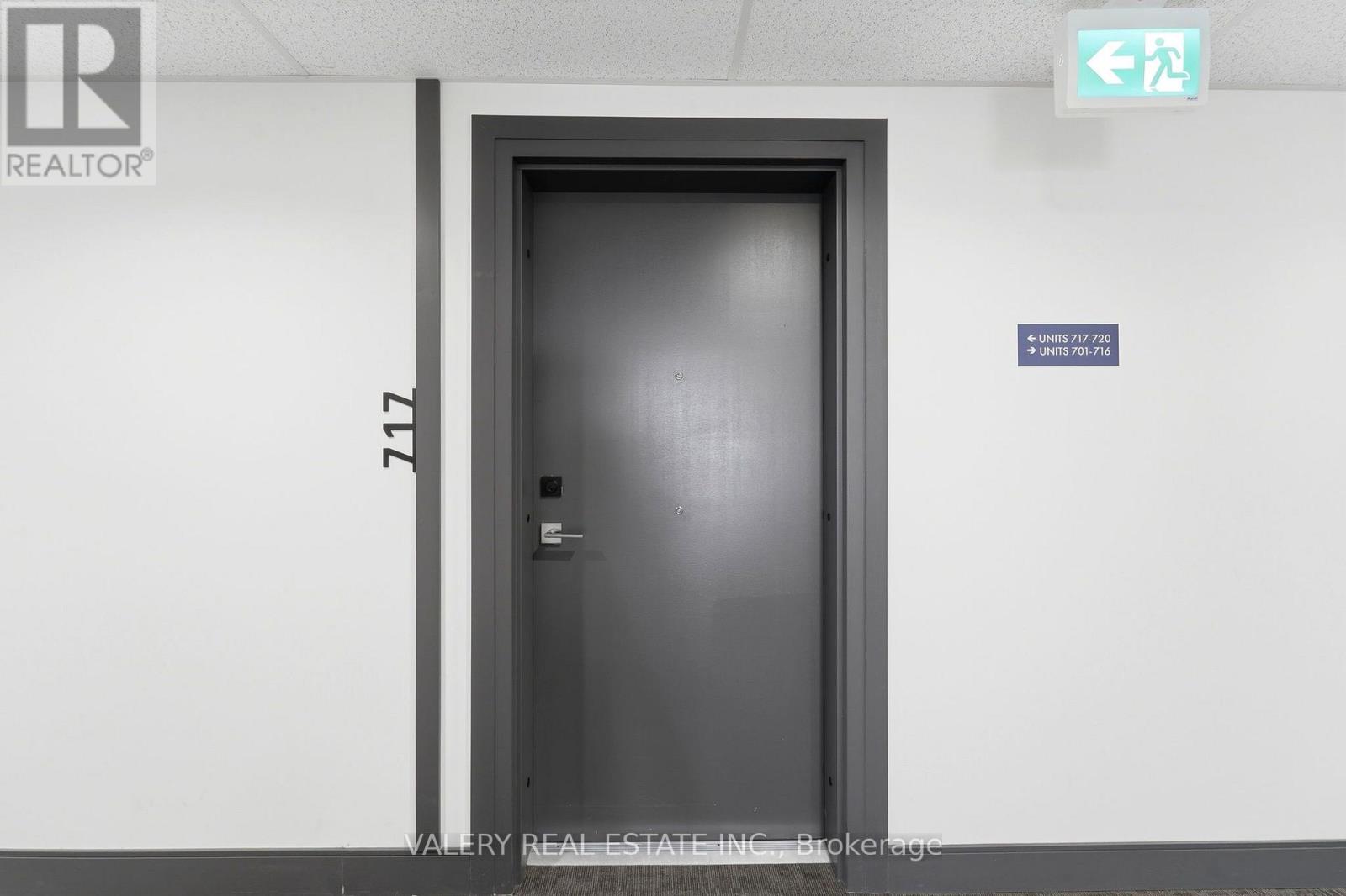 #717 1 WELLINGTON STREET - Image 3