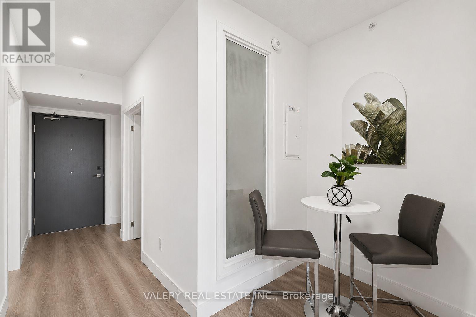 #717 1 WELLINGTON STREET - Image 4