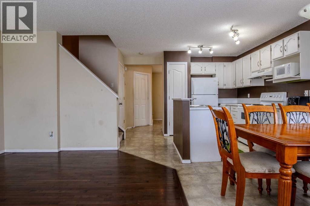 161 Saddlecrest Close NE - 10