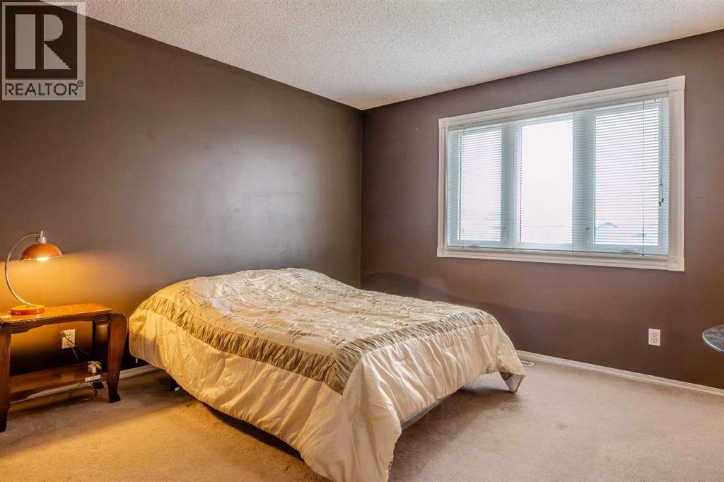 161 Saddlecrest Close NE - 17