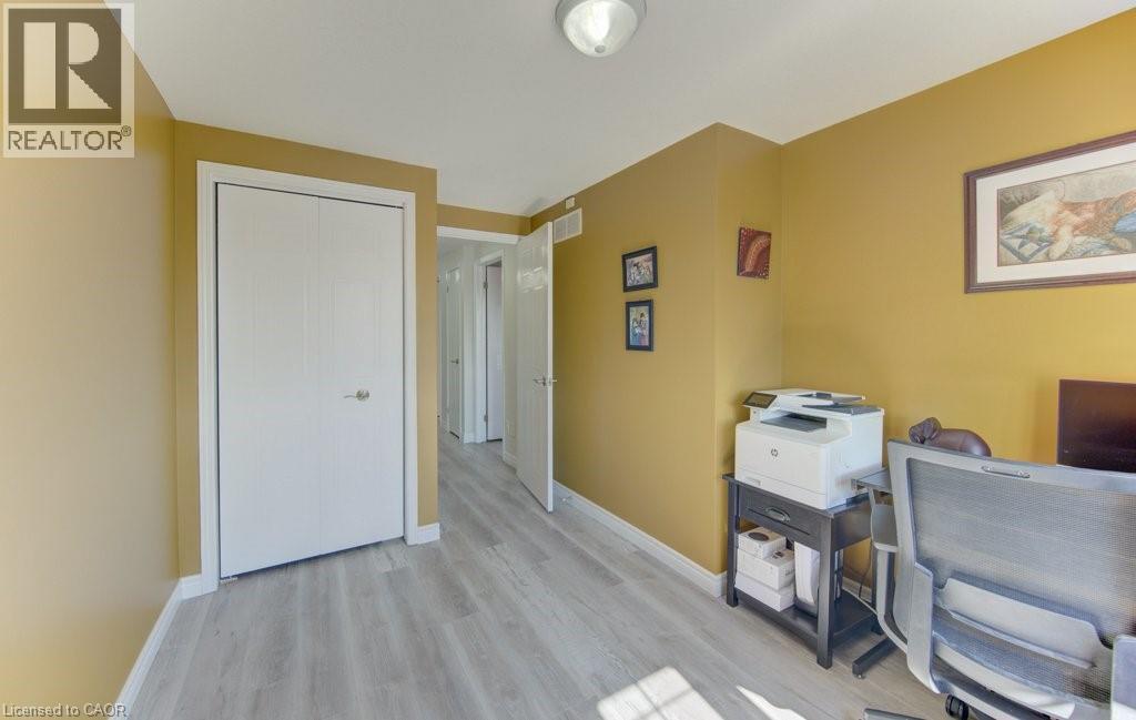 43 CHESTER Drive - 35