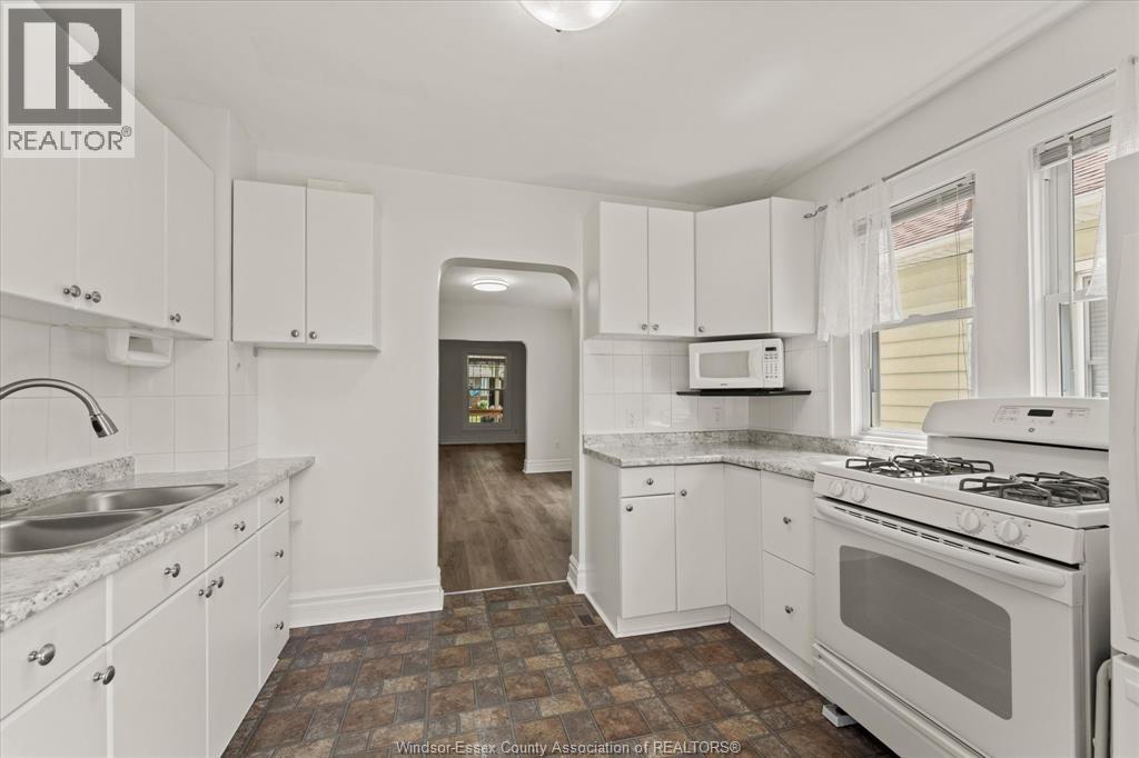 1215 LINCOLN ROAD - 13