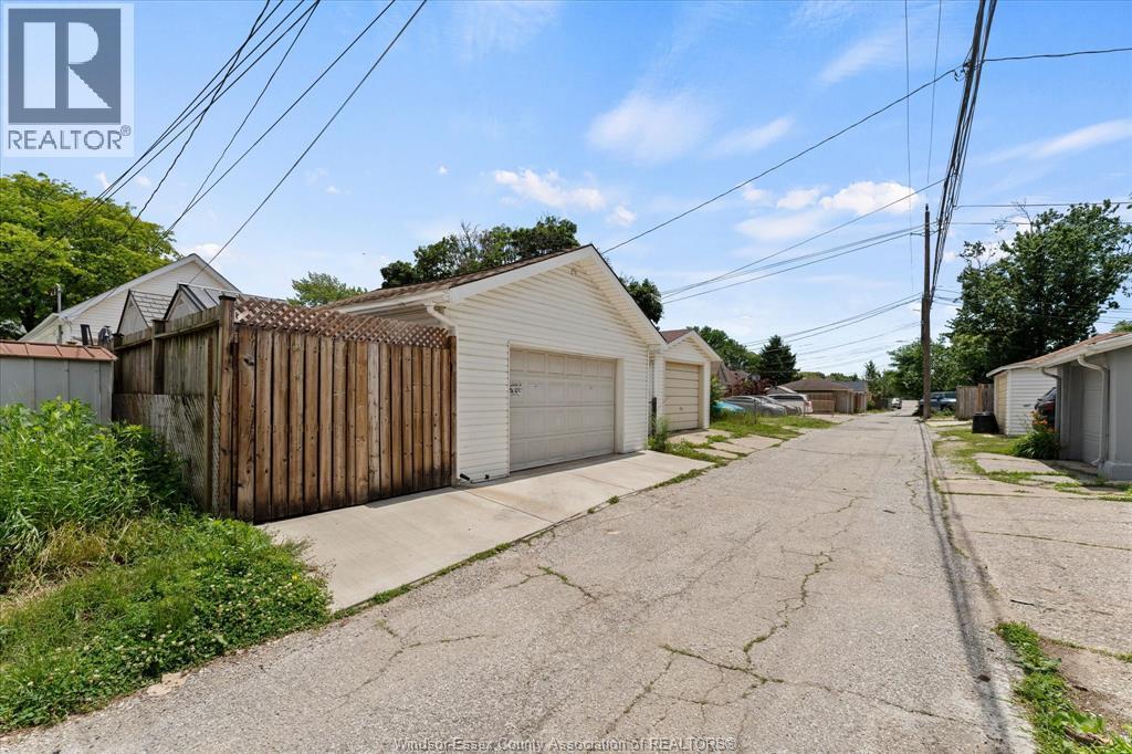 1215 LINCOLN ROAD - 28