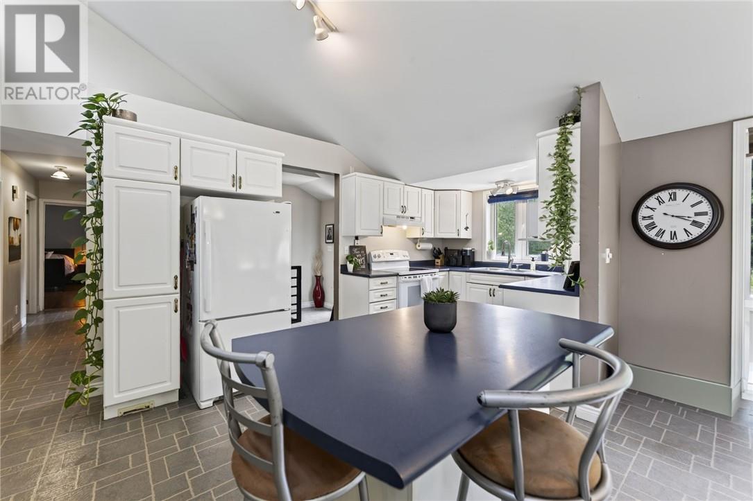 185 Island Road - 16