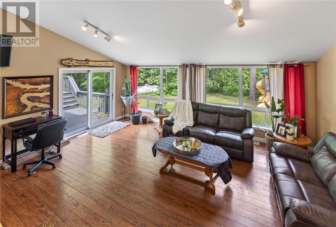 185 Island Road - Image 25