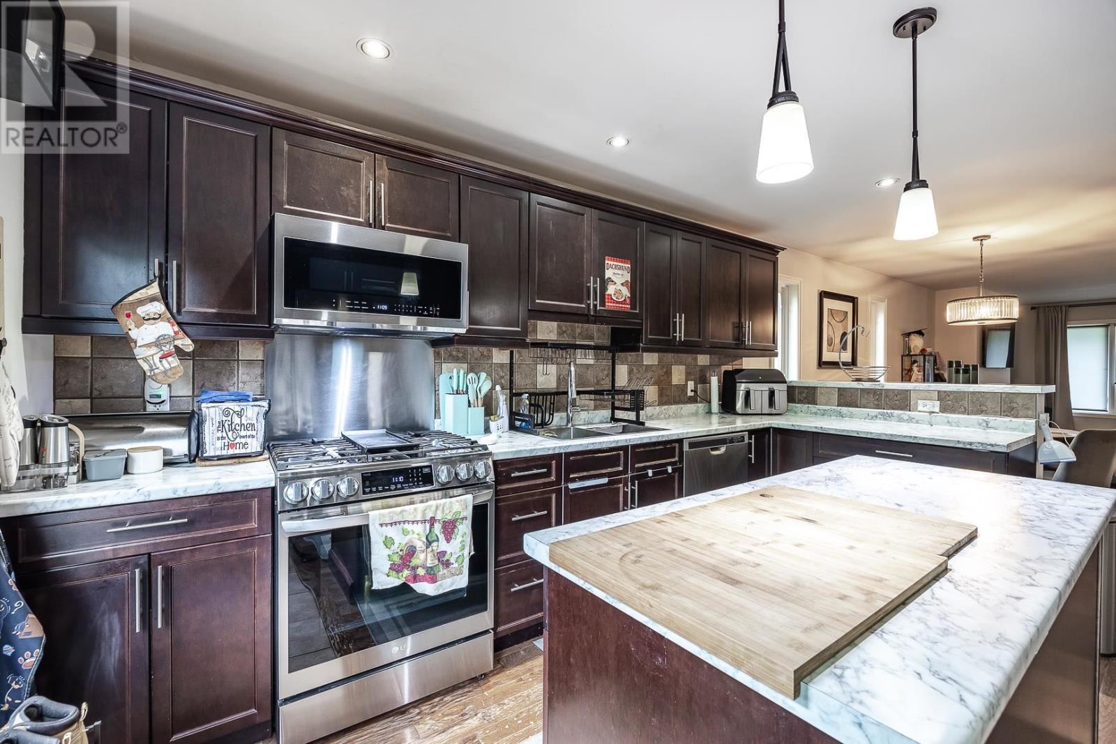 151 Walnut ST - 5