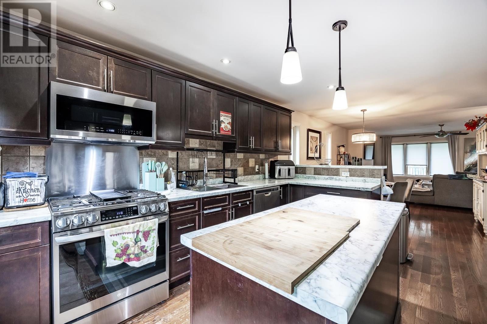 151 Walnut ST - 7
