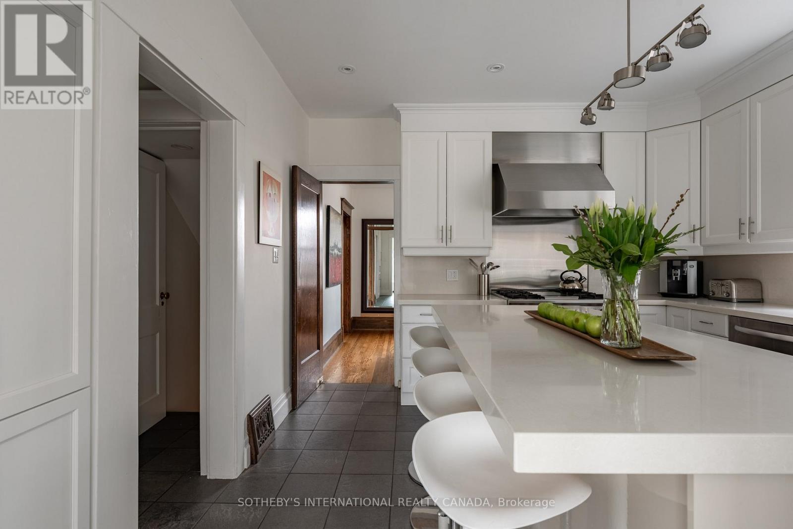77 CATHERINE AVENUE - 8