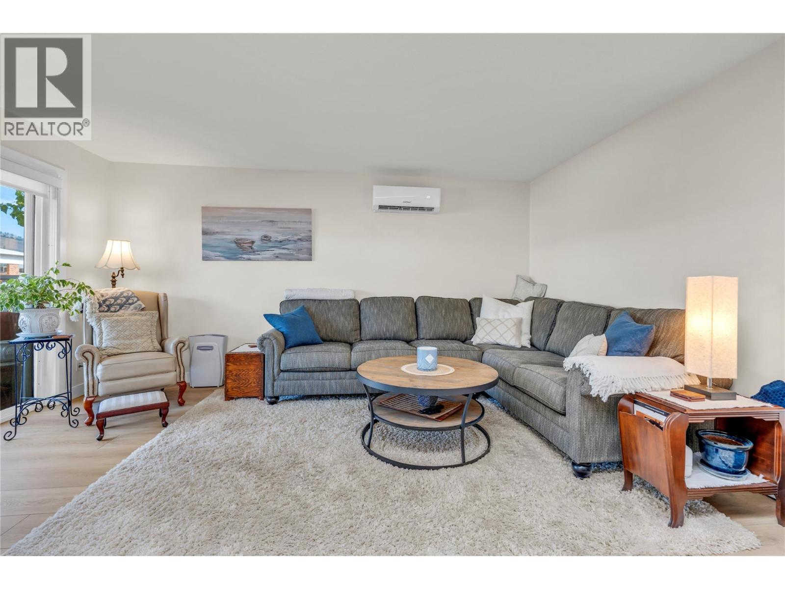 #5 11110 Quinpool Road - 2