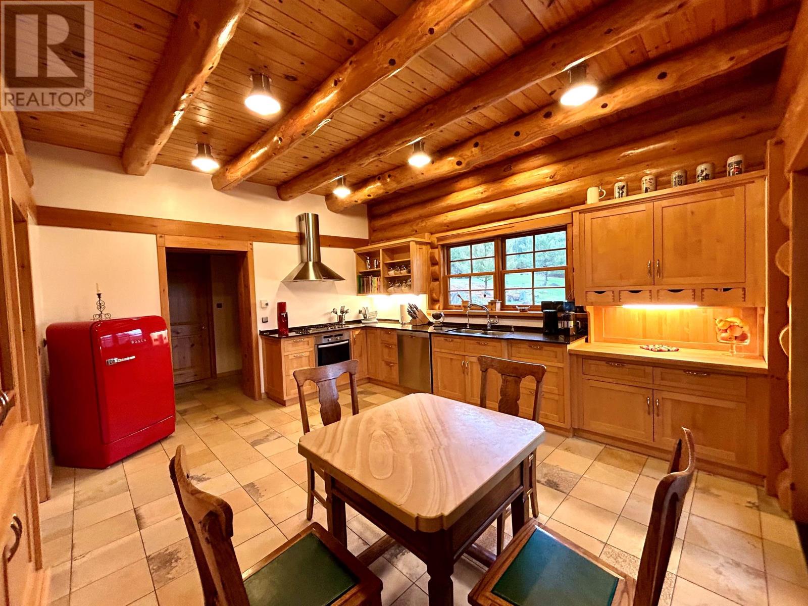 Pipestone Peninsula, Moore Bay Castle - Lake of the Woods - 12