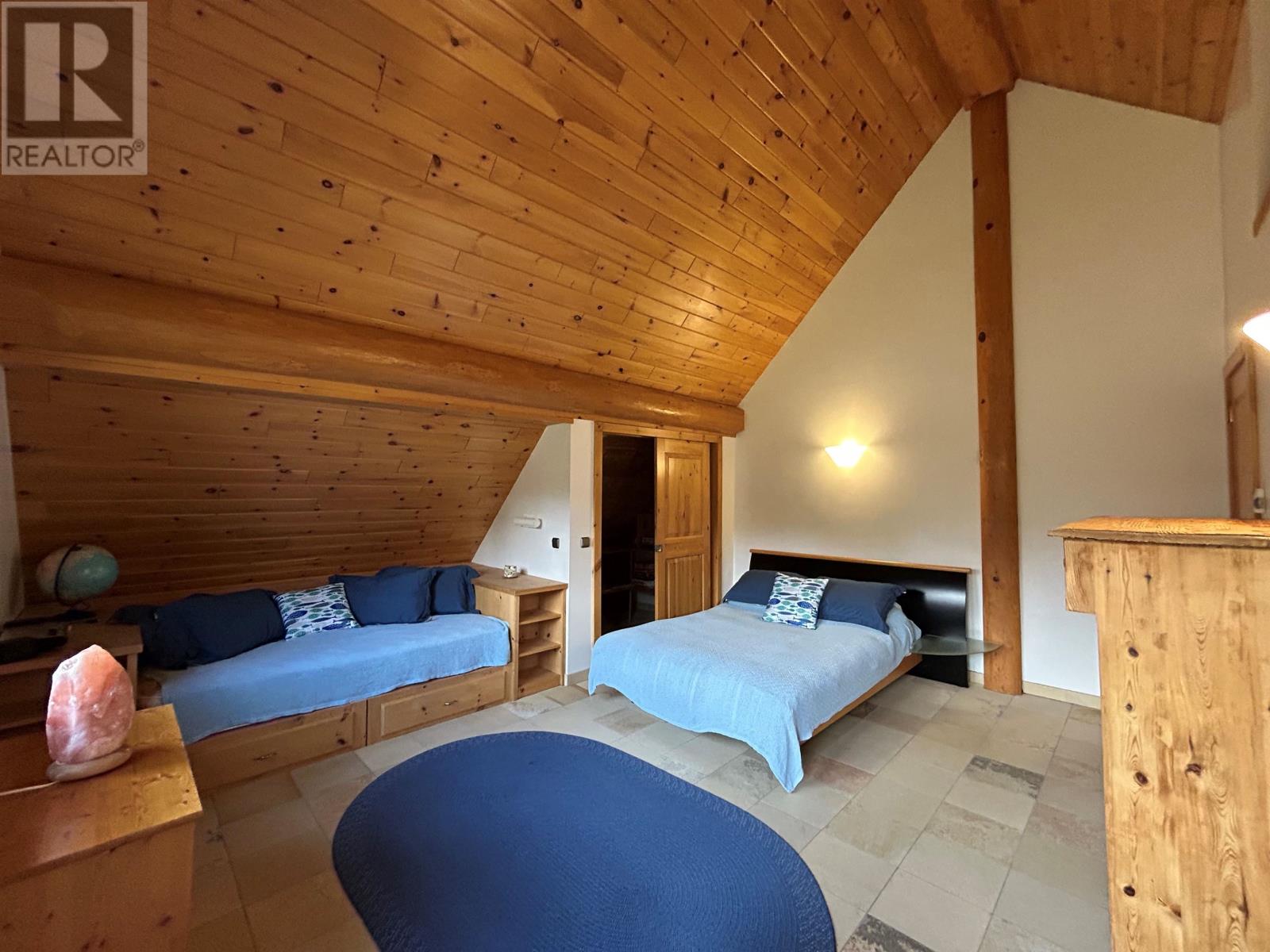 Pipestone Peninsula, Moore Bay Castle - Lake of the Woods - 27
