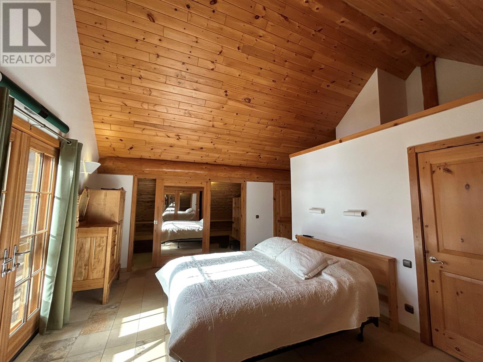 Pipestone Peninsula, Moore Bay Castle - Lake of the Woods - 24
