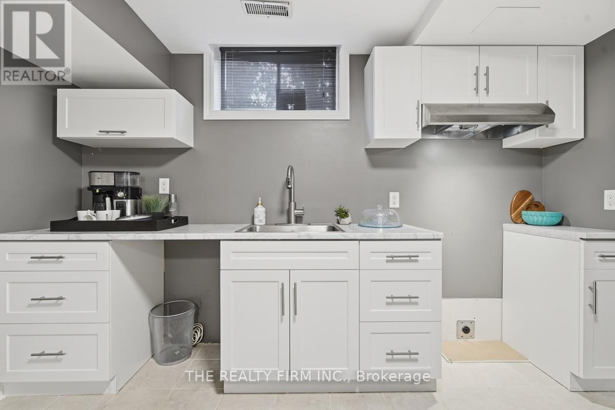 16 FITZWILLIAM BOULEVARD - 30