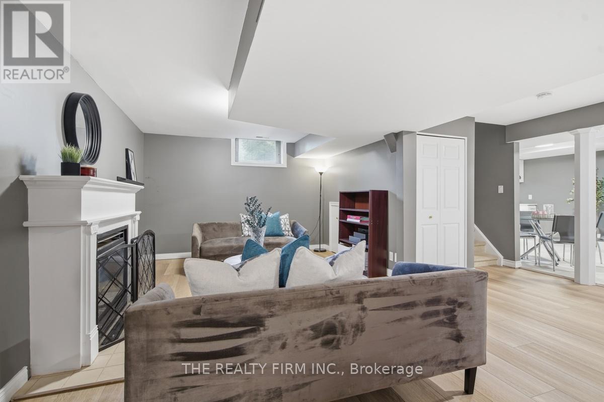 16 FITZWILLIAM BOULEVARD - 32