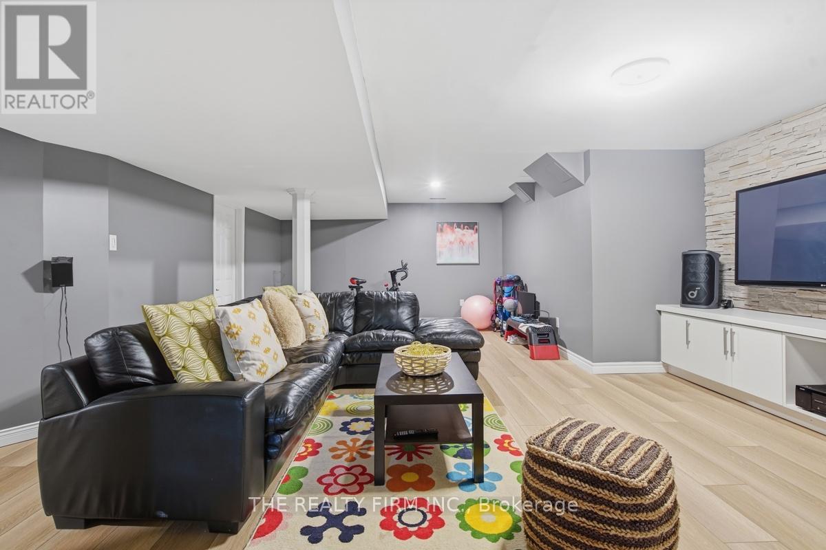 16 FITZWILLIAM BOULEVARD - 34
