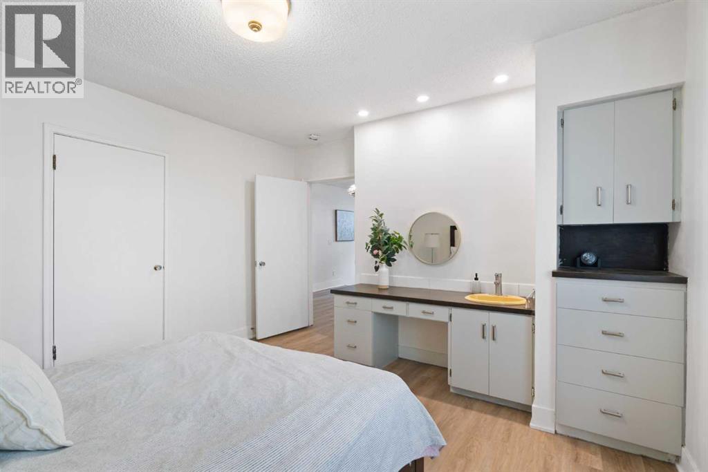 342 Superior Avenue SW - 34