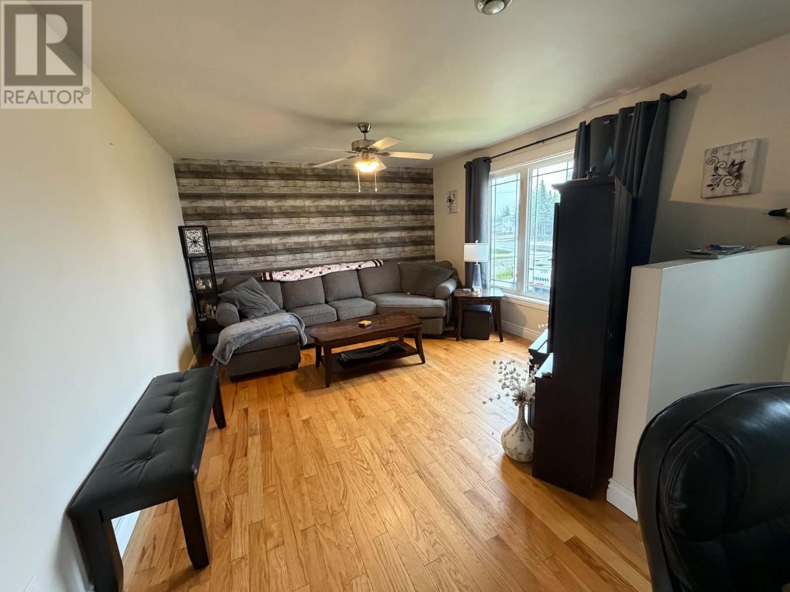 19 White Crescent - 10
