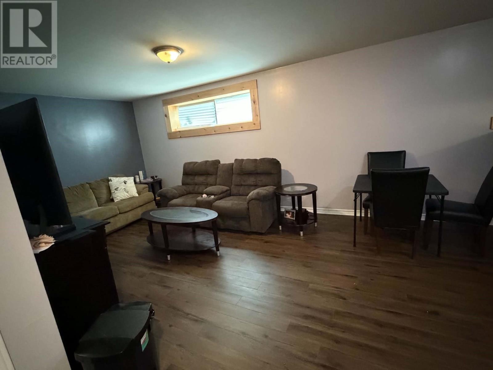 19 White Crescent - 16