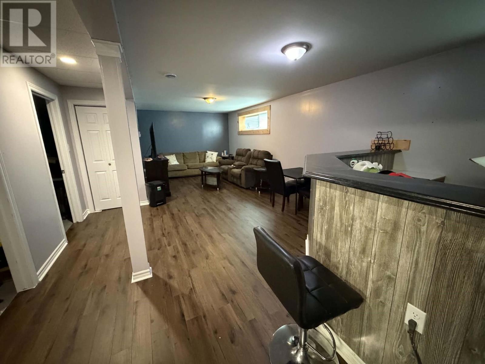 19 White Crescent - 19
