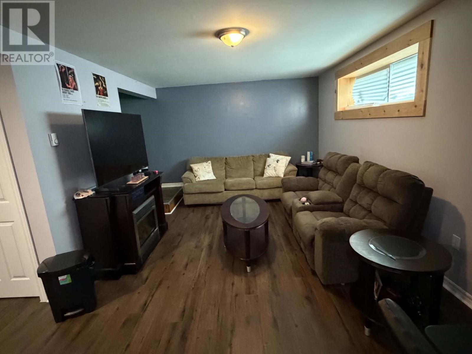 19 White Crescent - 21