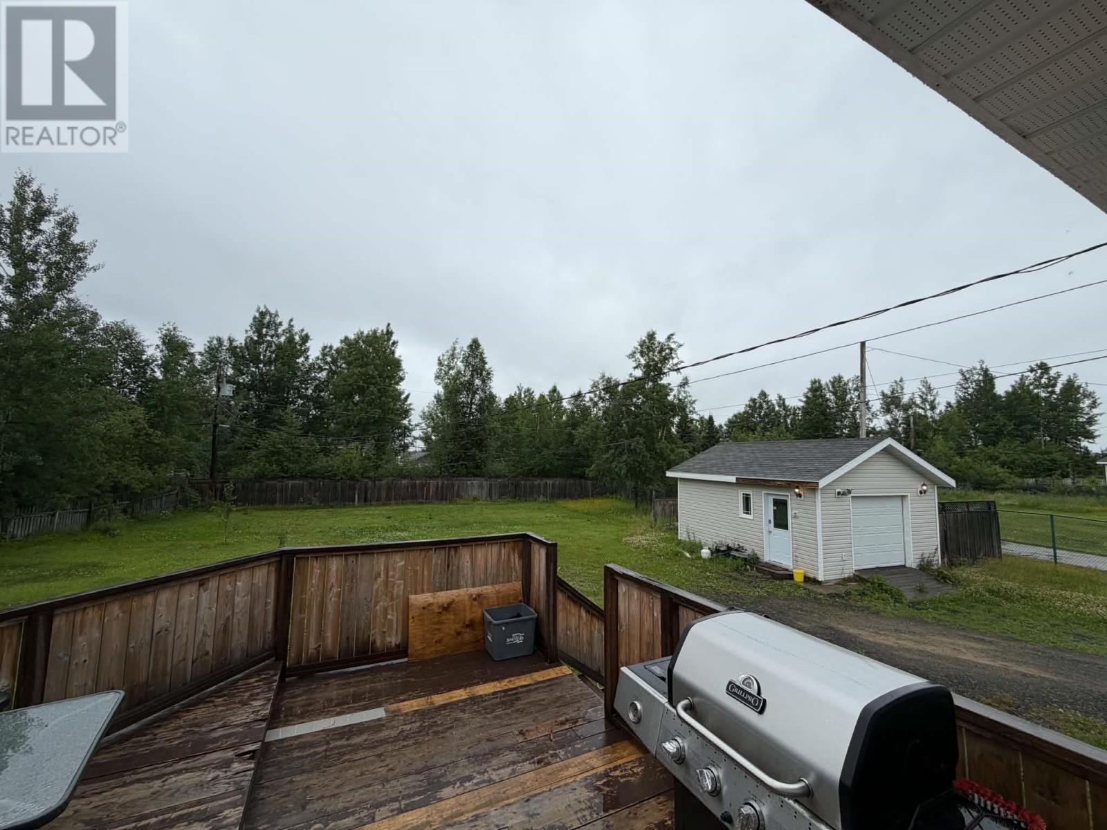 19 White Crescent - 25