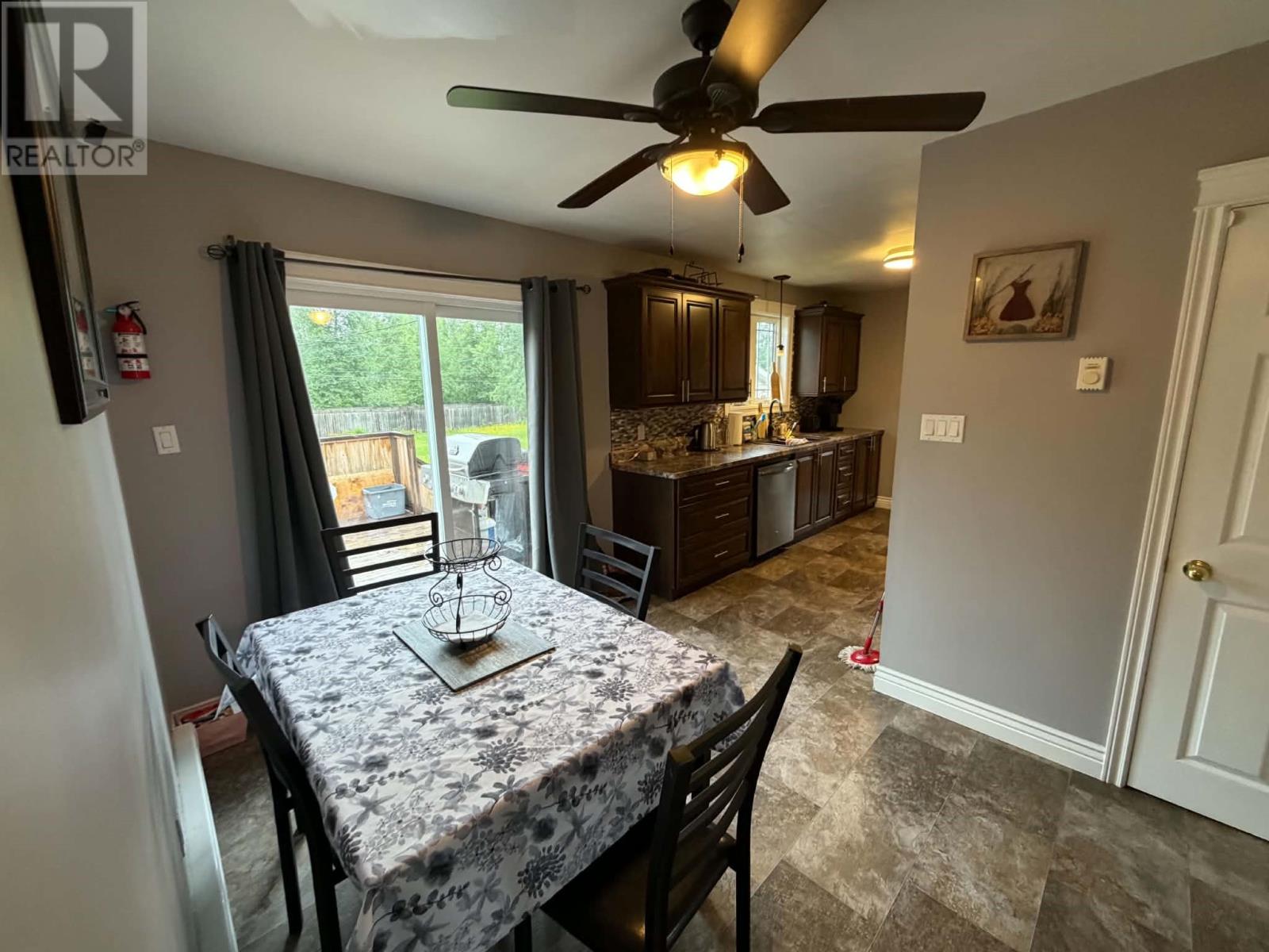 19 White Crescent - 9