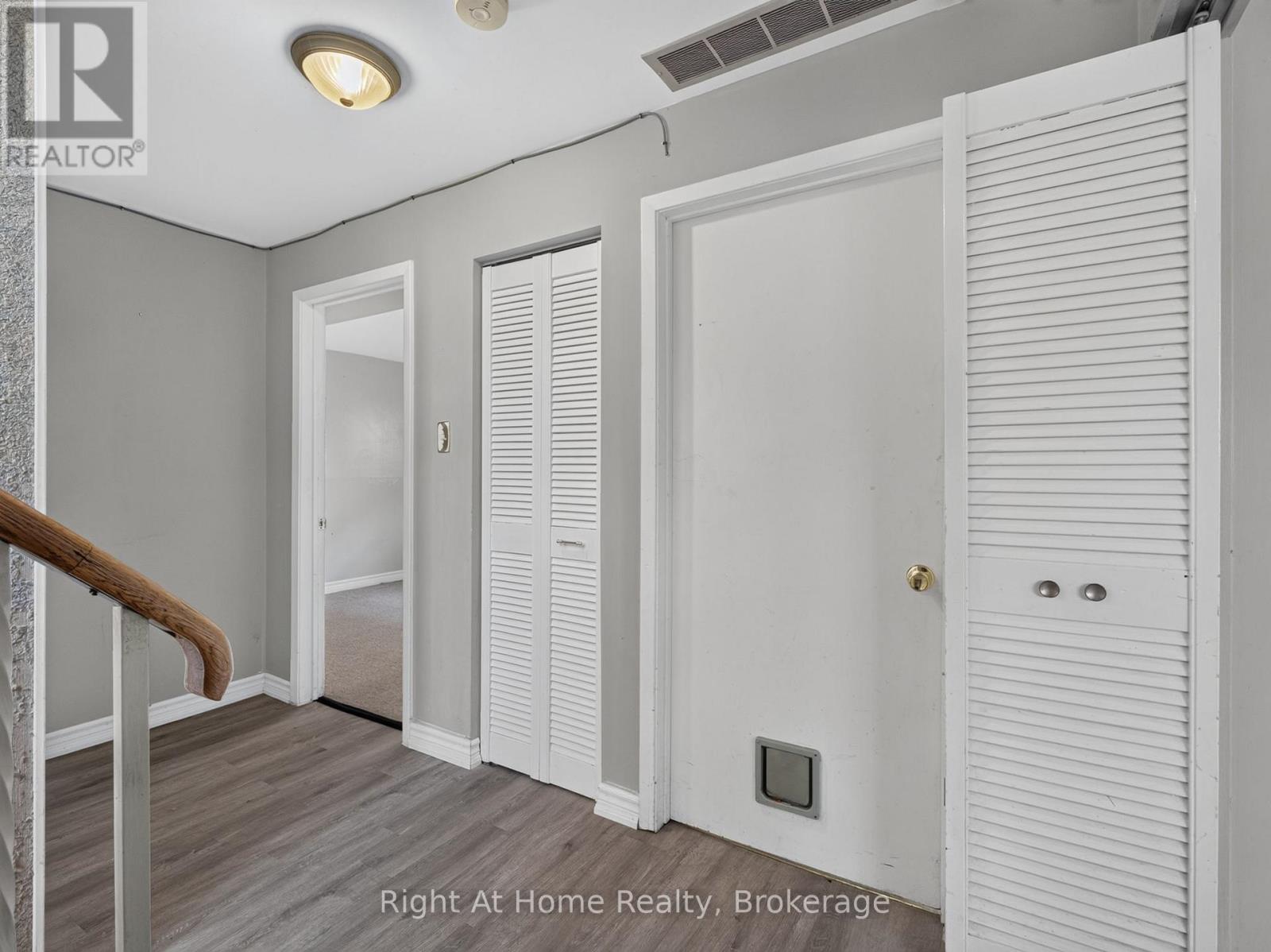 833 VICKI DRIVE - 19
