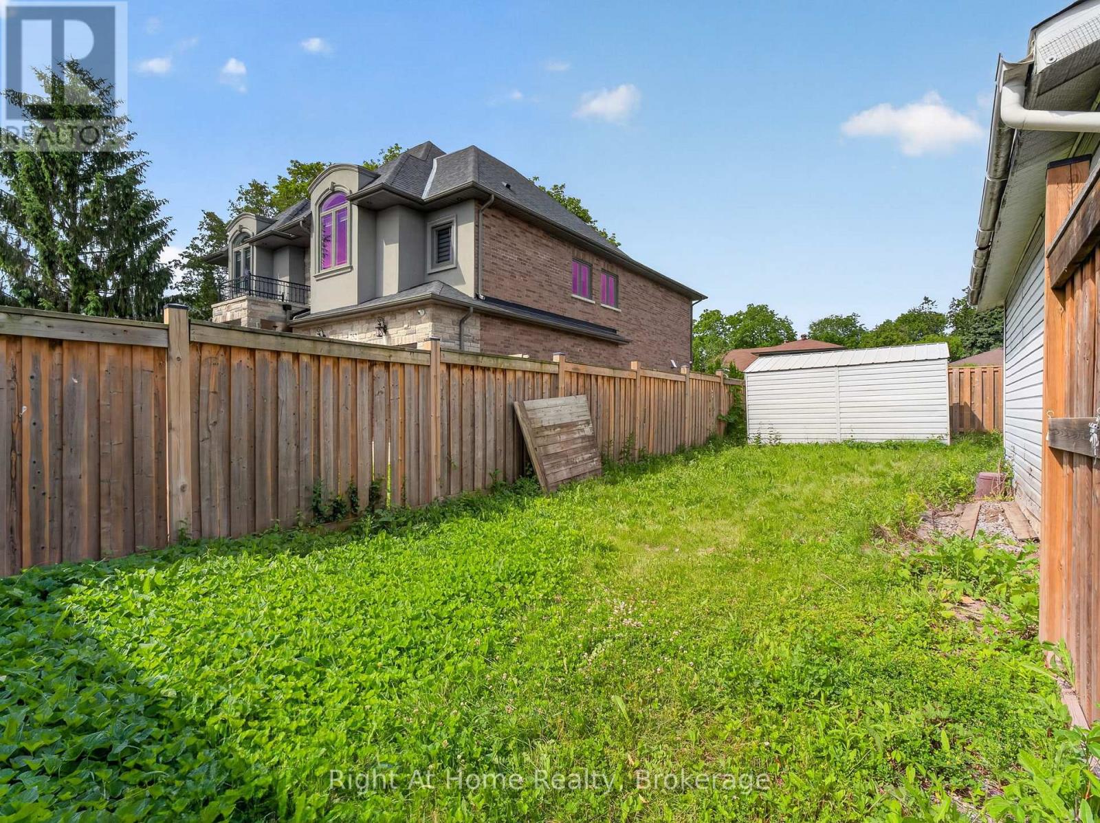 833 VICKI DRIVE - 27