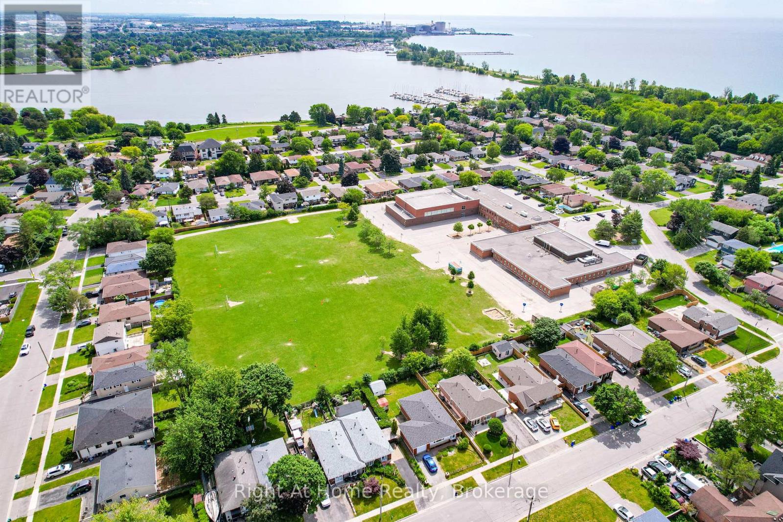 833 VICKI DRIVE - 30